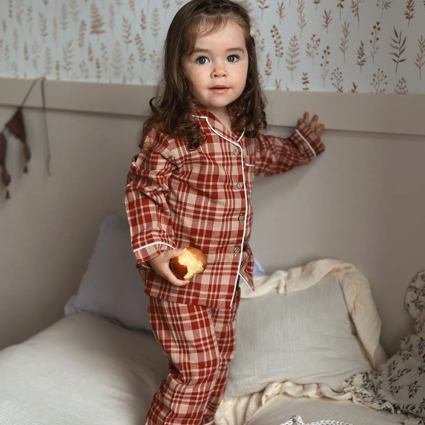 Classic Plaid Cotton Pajama Set - Red & Blue Two-Piece Sleepwear