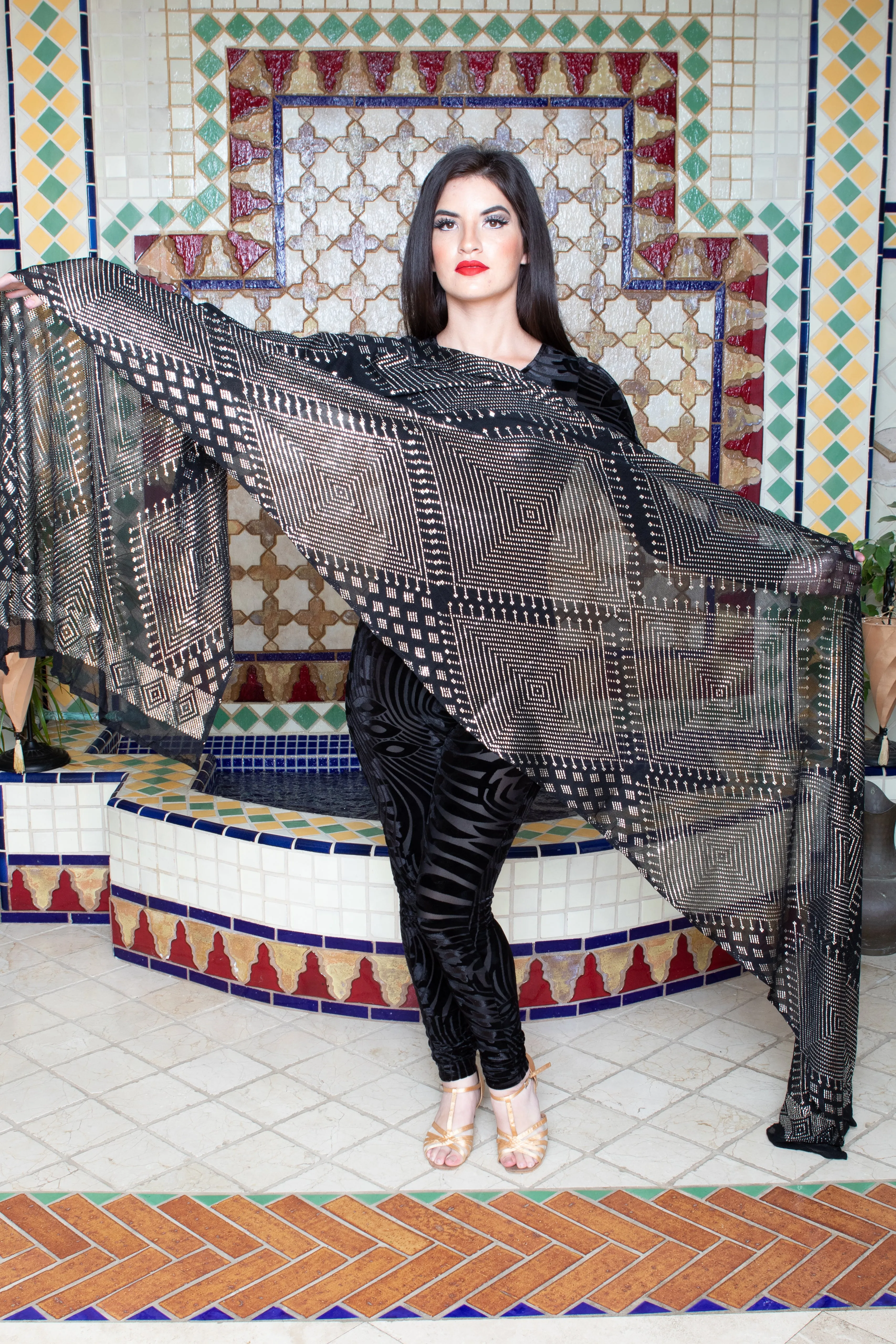 Modern Black and Silver Assuit Shawl with Mixed Diamond Design